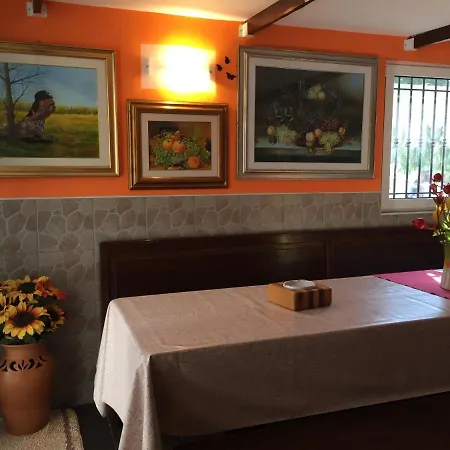 Il Giardino Della Foglia Konukevi Bari